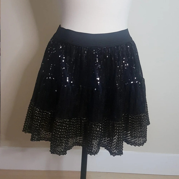 Sans Souci sequin skater  mini skirt - Picture 1 of 8